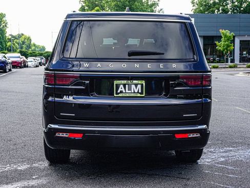 Used 2023 Jeep Wagoneer Series II image 9
