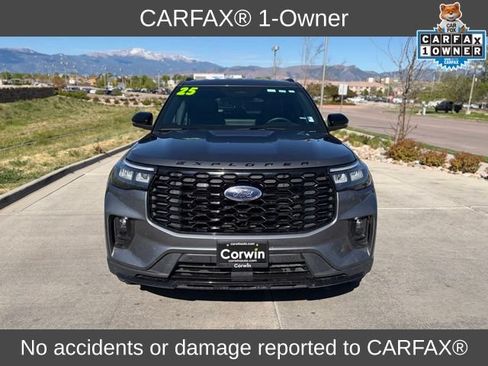 Used 2025 Ford Explorer ST-Line w/ ST-Line Street Pack AWD/4WD image 2