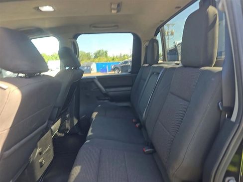 Used 2013 Nissan Titan SV w/ SV Premium Utility Pkg AWD/4WD image 13