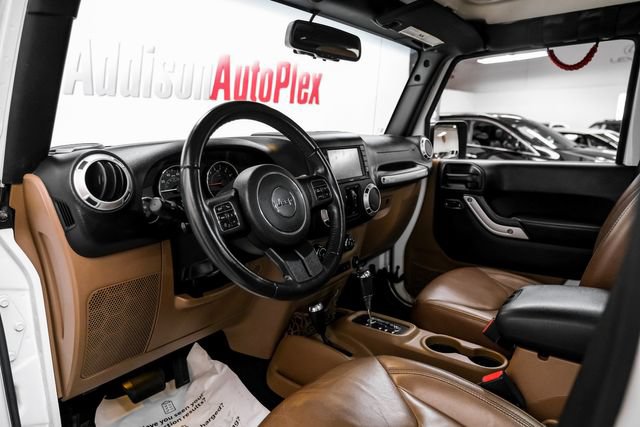 Used 2017 Jeep Wrangler Unlimited Sahara w/ Connectivity Group AWD/4WD image 3