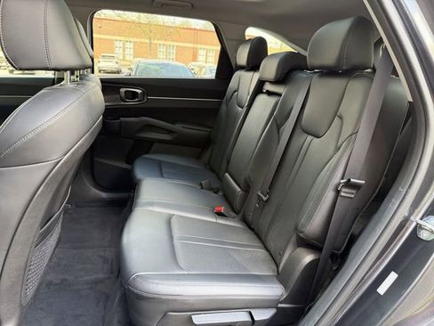 Certified 2023 Kia Sorento S w/ Panoramic Sunroof Package FWD image 29