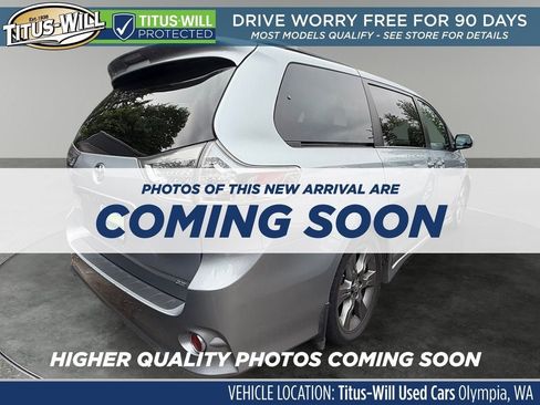 Used 2015 Toyota Sienna SE FWD image 4