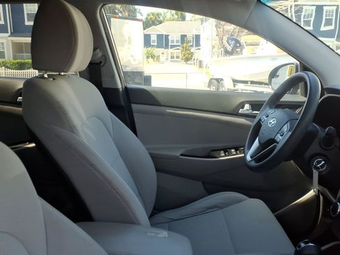 Used 2021 Hyundai Tucson SE w/ Cargo Package FWD image 11