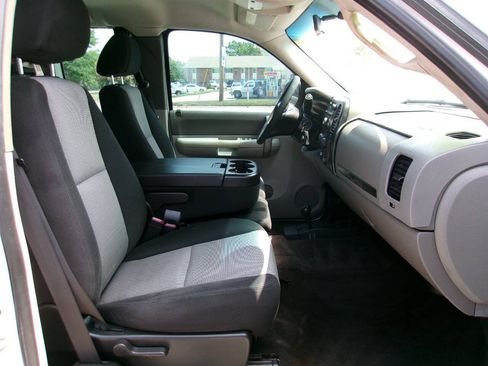 Used 2008 Chevrolet Silverado 3500 W/T AWD/4WD image 12