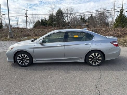 Used 2017 Honda Accord Touring image 14