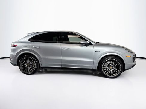 Used 2022 Porsche Cayenne E-Hybrid image 8