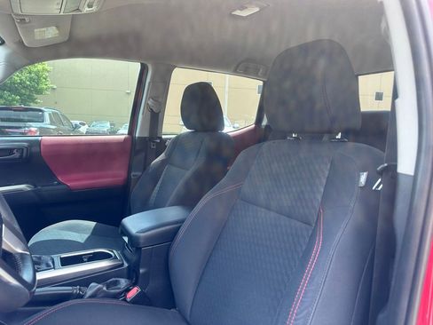 Used 2020 Toyota Tacoma SR5 image 20