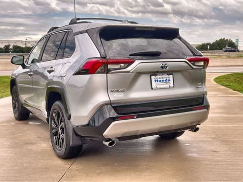 Used 2024 Toyota RAV4 SE AWD/4WD image 5