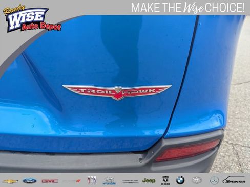 Used 2021 Jeep Cherokee Trailhawk image 23