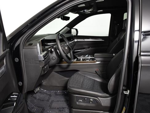 Used 2026 Cadillac Escalade Platinum Sport w/ LPO, ONYX Package AWD/4WD image 17