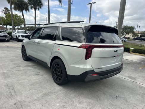 New 2026 Kia Carnival SX Prestige FWD image 9