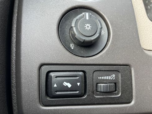 Used 2010 Ford F150 XLT image 23