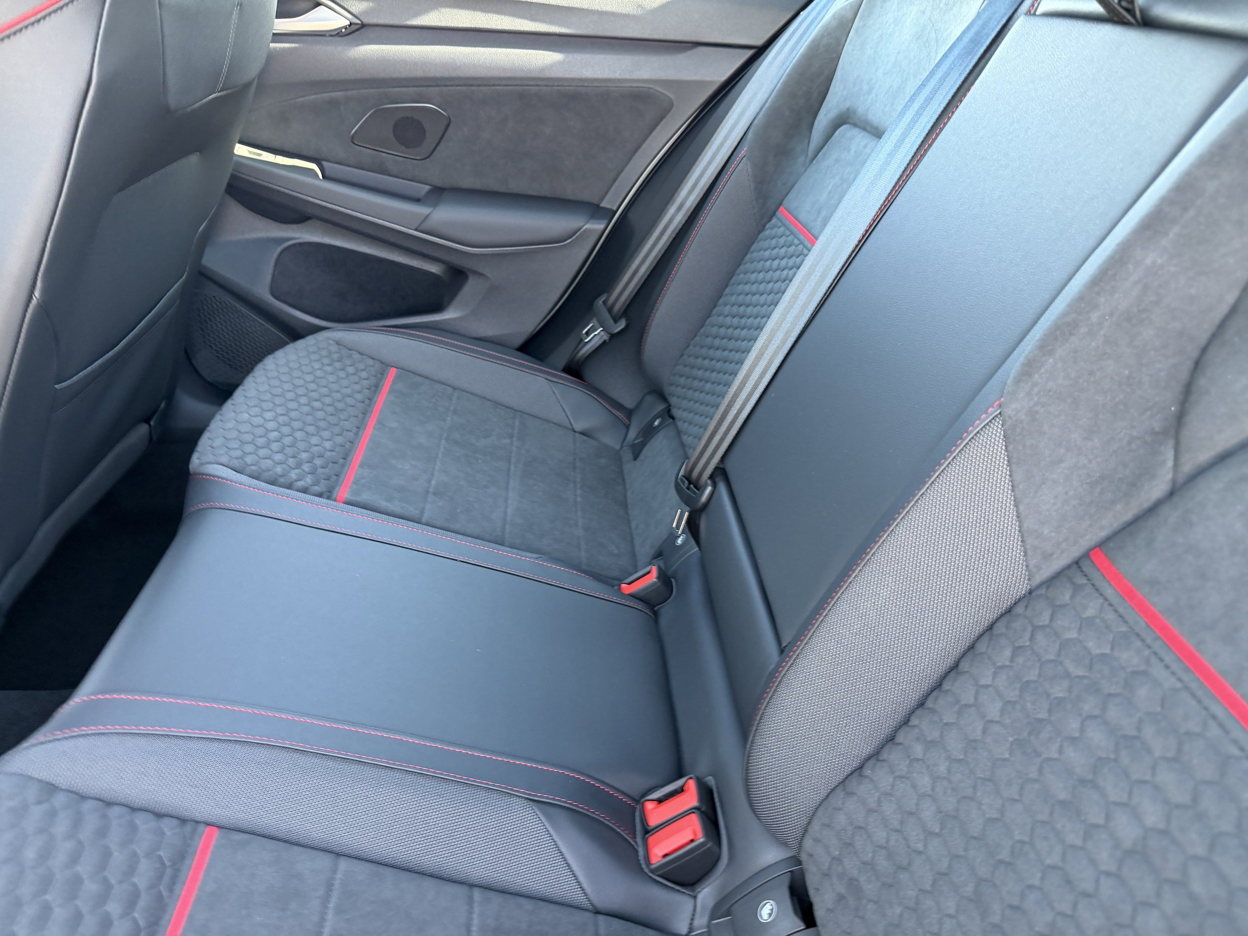 New 2026 Volkswagen GTI SE FWD image 16