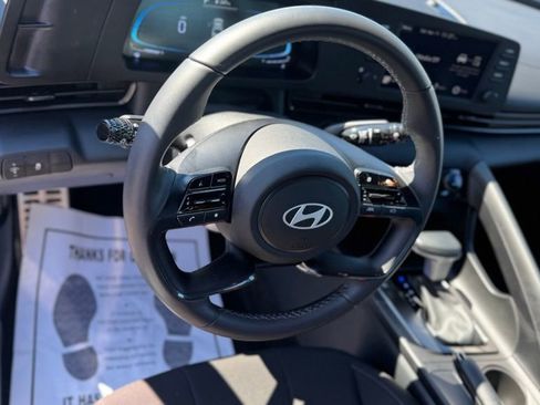 Certified 2025 Hyundai Elantra Sport FWD image 12