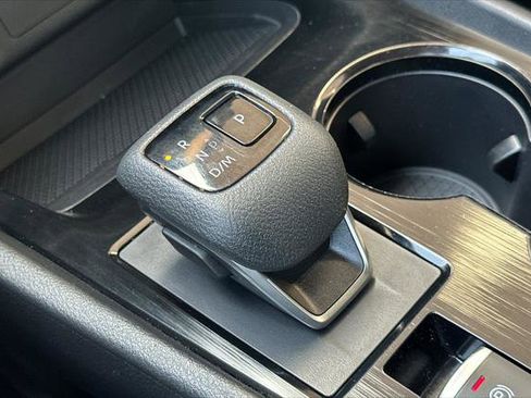 Used 2023 Nissan Rogue SV image 20