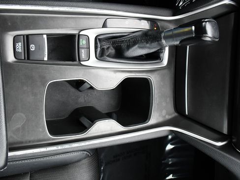 Used 2018 Honda Accord Sport image 15