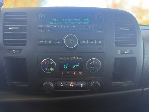 Used 2013 Chevrolet Silverado 1500 LT image 27