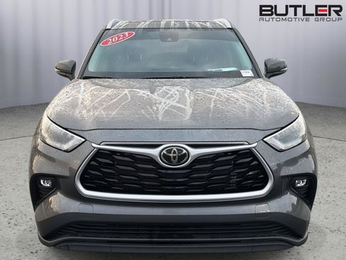 Used 2023 Toyota Highlander XLE FWD image 9