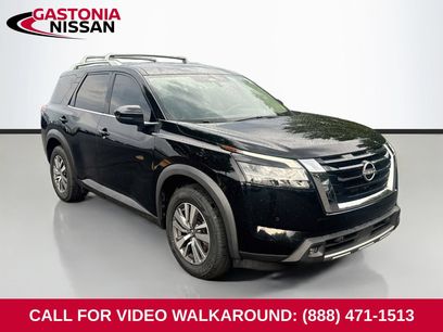 Used 2022 Nissan Pathfinder SL w/ Lighting Package (N92)