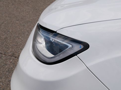 Used 2023 Chrysler Pacifica Touring-L FWD image 16