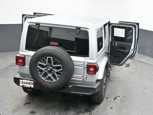 Used 2024 Jeep Wrangler Sahara image 58