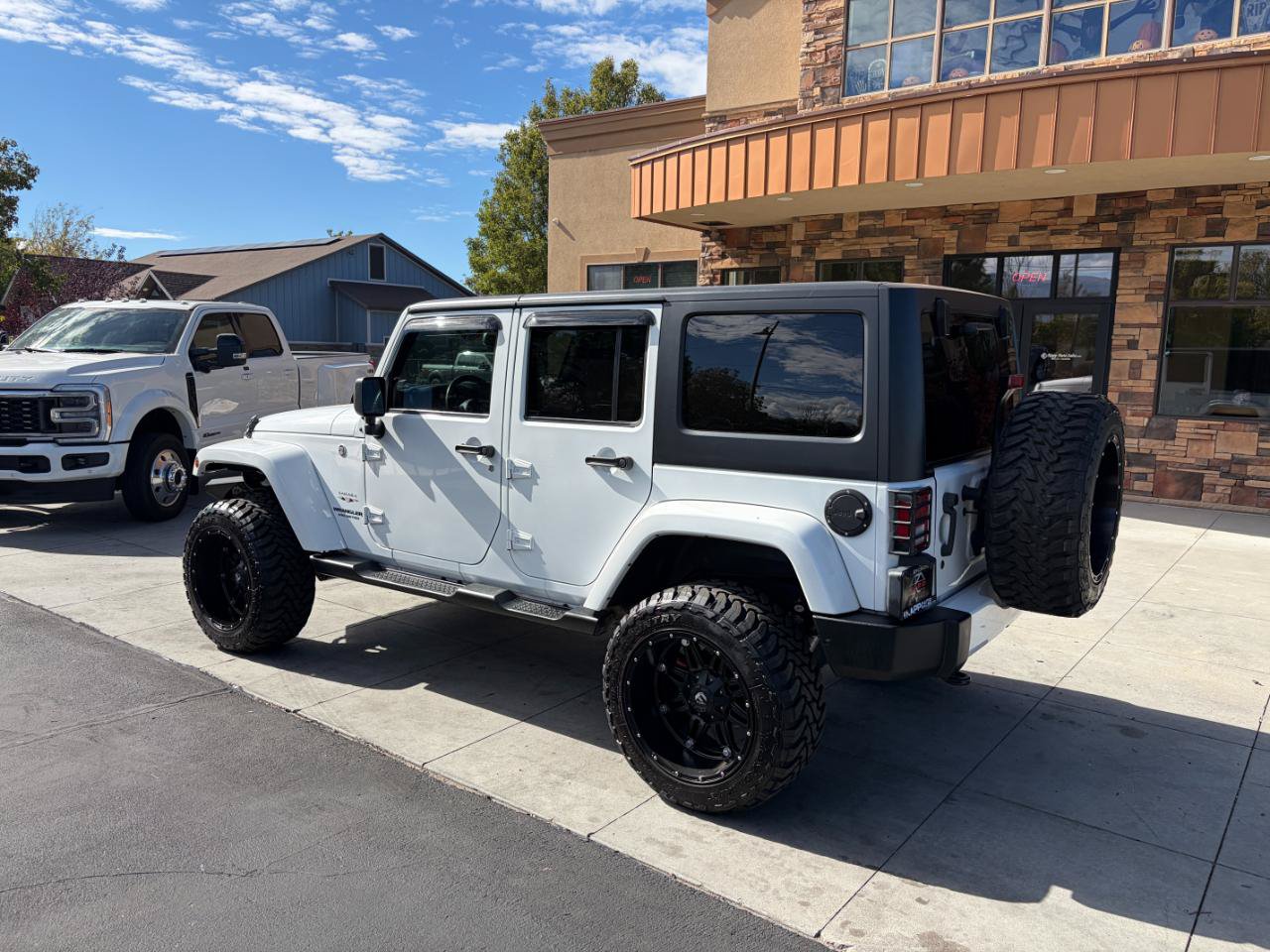 Used 2016 Jeep Wrangler Unlimited Sahara w/ Connectivity Group AWD/4WD image 23