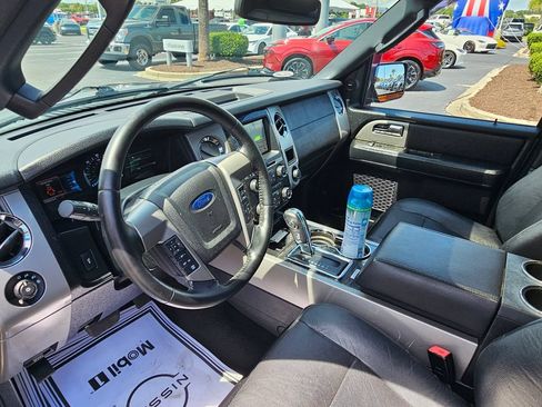 Used 2017 Ford Expedition Limited w/ Equipment Group 301A AWD/4WD image 19