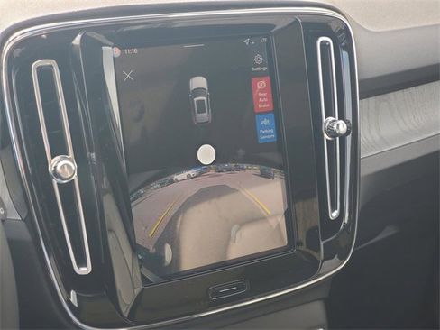 New 2026 Volvo XC40 B5 Core w/ Protection Package Premier image 22