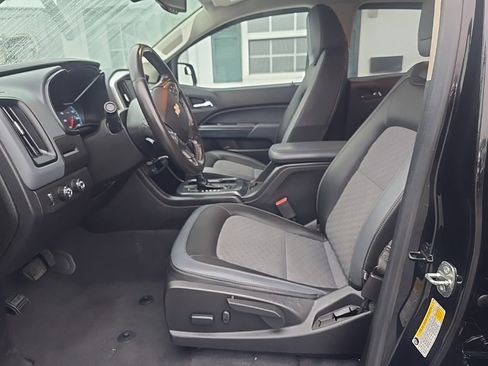 Used 2019 Chevrolet Colorado Z71 w/ Z71 Midnight Edition image 14