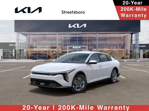 New 2026 Kia K4 FWD image 1