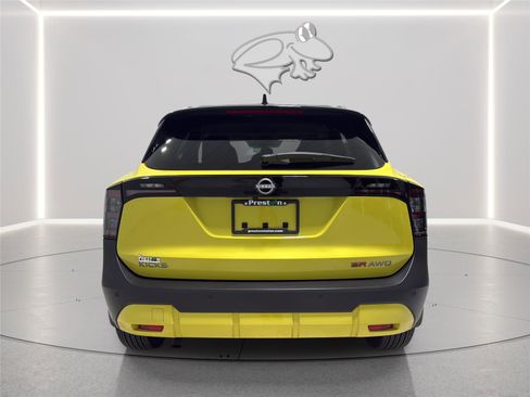 Used 2025 Nissan Kicks SR AWD/4WD image 5