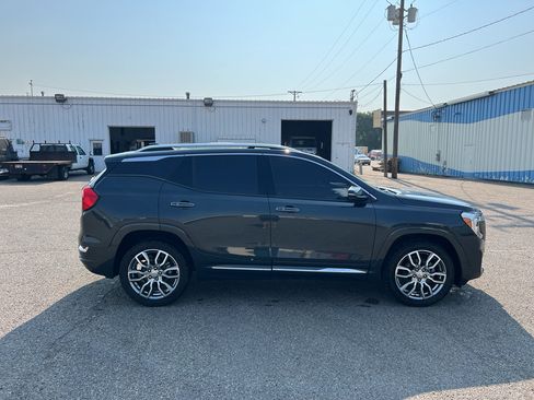 Used 2022 GMC Terrain Denali AWD/4WD image 6