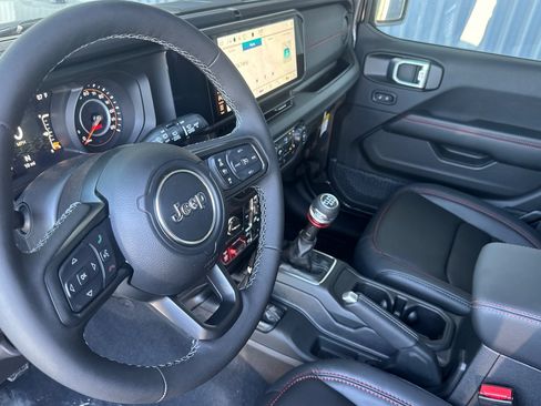 New 2026 Jeep Wrangler Unlimited Rubicon AWD/4WD image 9