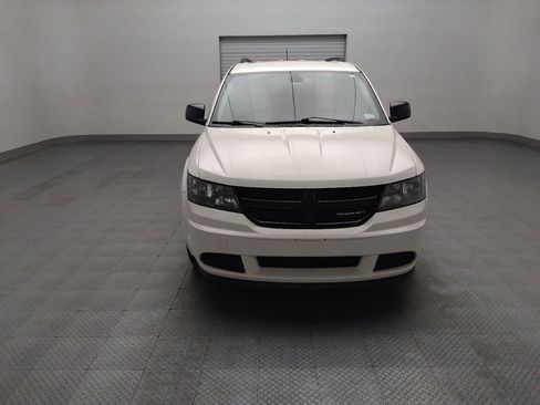Used 2020 Dodge Journey SE w/ SE Popular Equipment Group FWD image 15