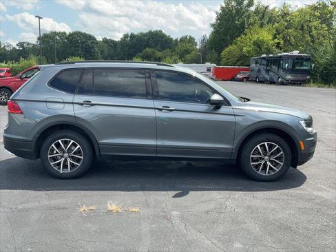 Used 2021 Volkswagen Tiguan S image 2