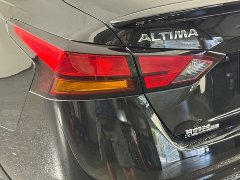 Used 2019 Nissan Altima 2.0 Edition One FWD image 36