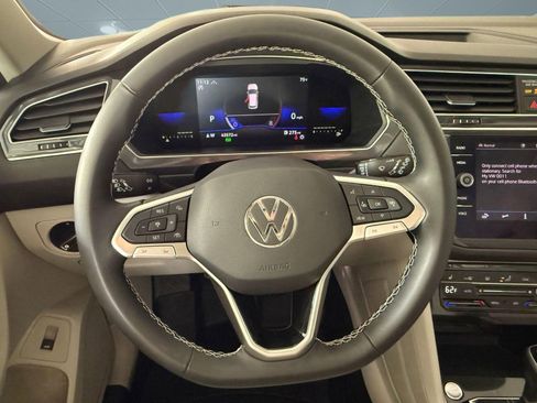 Used 2022 Volkswagen Tiguan SE AWD/4WD image 15