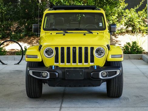 Used 2023 Jeep Wrangler Unlimited Sahara w/ Cold Weather Group AWD/4WD image 2