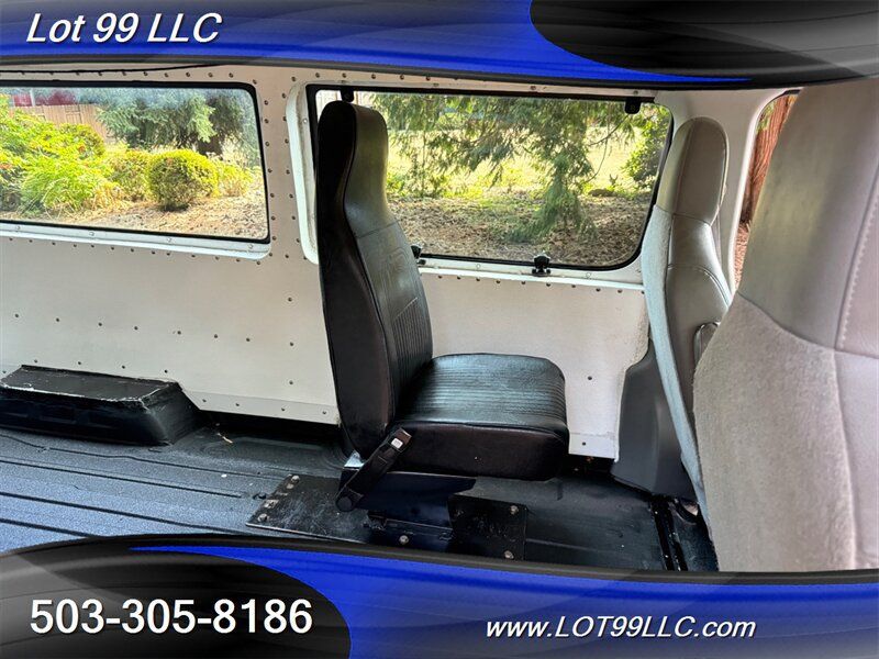 Used 2009 Ford E-350 and Econoline 350 Extended Super Duty RWD image 19