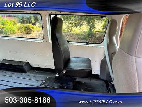 Used 2009 Ford E-350 and Econoline 350 Extended Super Duty RWD image 19