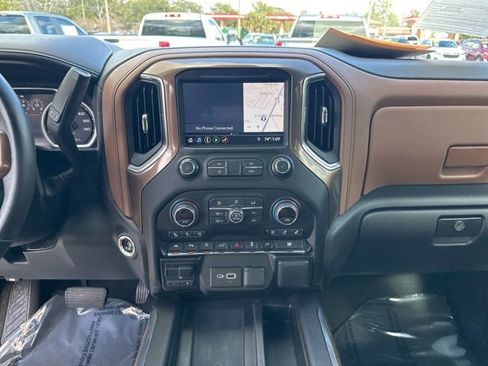 Used 2019 Chevrolet Silverado 1500 High Country w/ Technology Package image 3