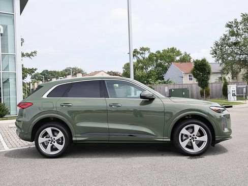 Certified 2025 Audi Q5 Premium w/ Premium Plus AWD/4WD image 4