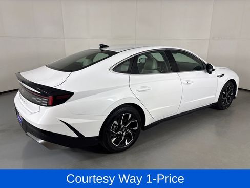 Used 2025 Hyundai Sonata SEL FWD image 11