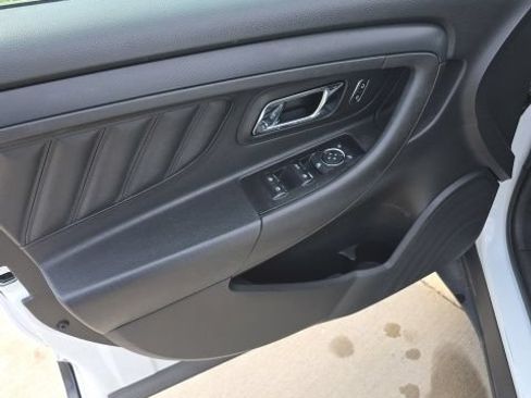 Used 2018 Ford Taurus Police Interceptor AWD image 11