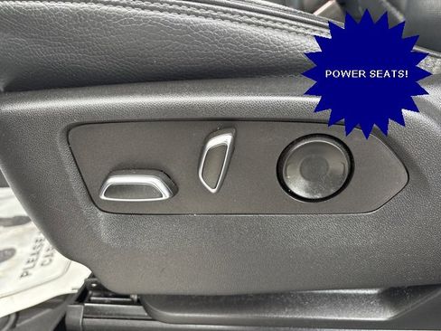 Used 2022 GMC Yukon XL Denali image 13