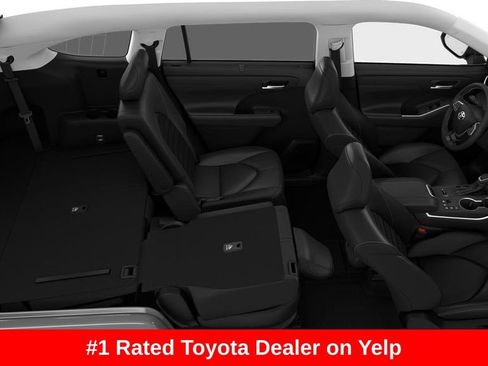 New 2026 Toyota Highlander XLE image 8