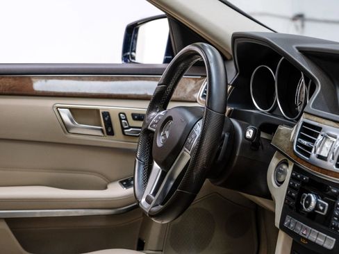 Used 2014 Mercedes-Benz E 350 4MATIC Sedan image 18