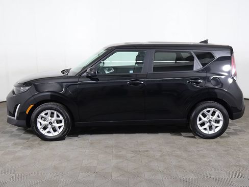 Used 2025 Kia Soul LX w/ LX Technology Package FWD image 16
