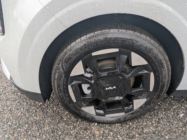New 2027 Kia Carnival EX FWD image 11