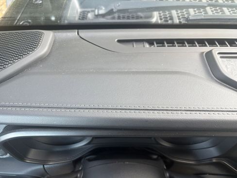 Used 2025 Jeep Wrangler Unlimited Rubicon image 34